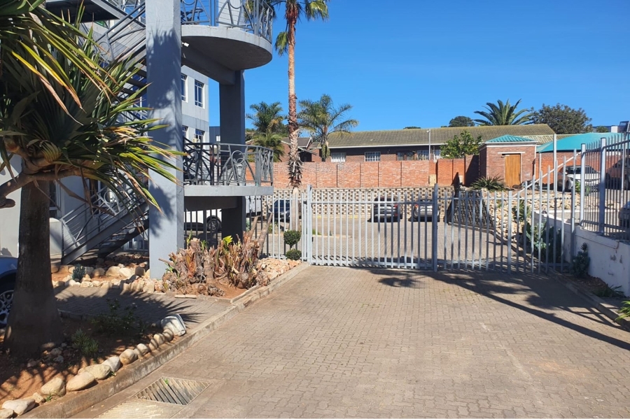 To Let commercial Property for Rent in Humerail Eastern Cape